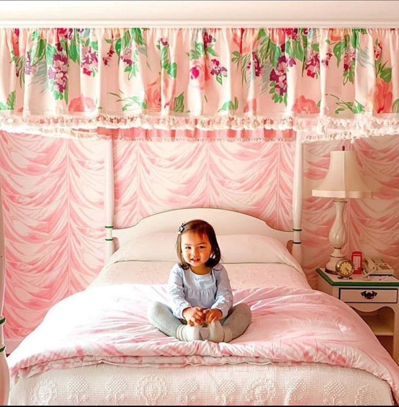 Versailles - Pink Wallpaper