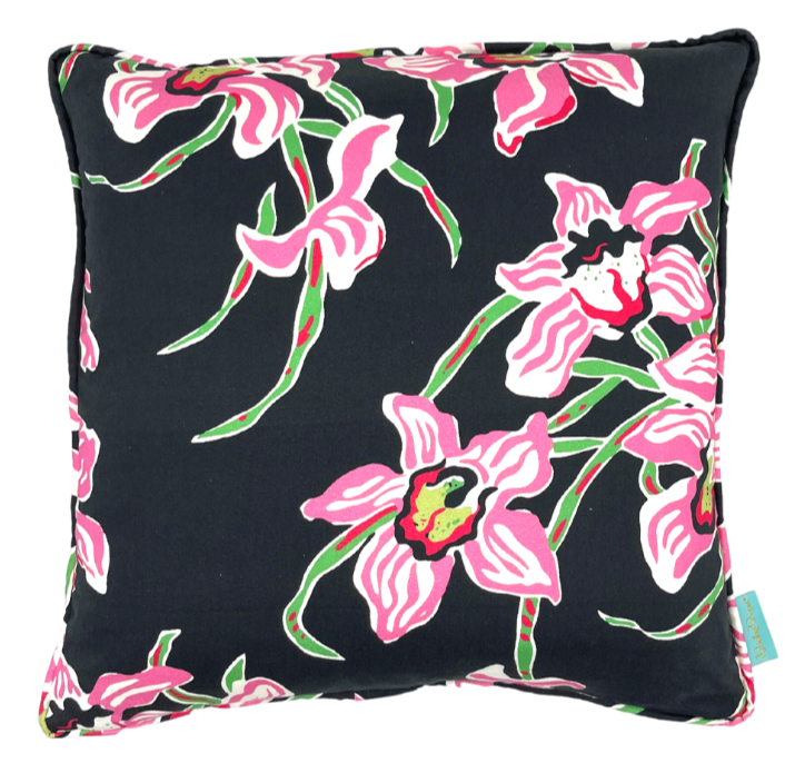 Throw Pillow~Akakina in Black