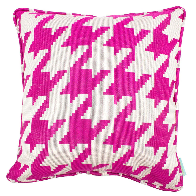 Throw Pillow~Houndstooth in Pink and White